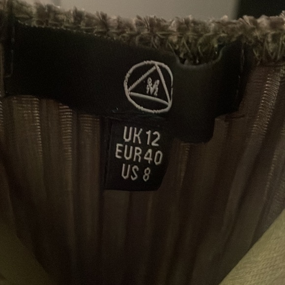 Pretty Little Thing Green Strappy Velvet Dress - Picture 3 of 4